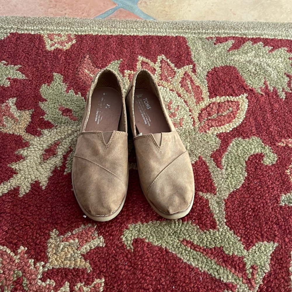 Beige Toms